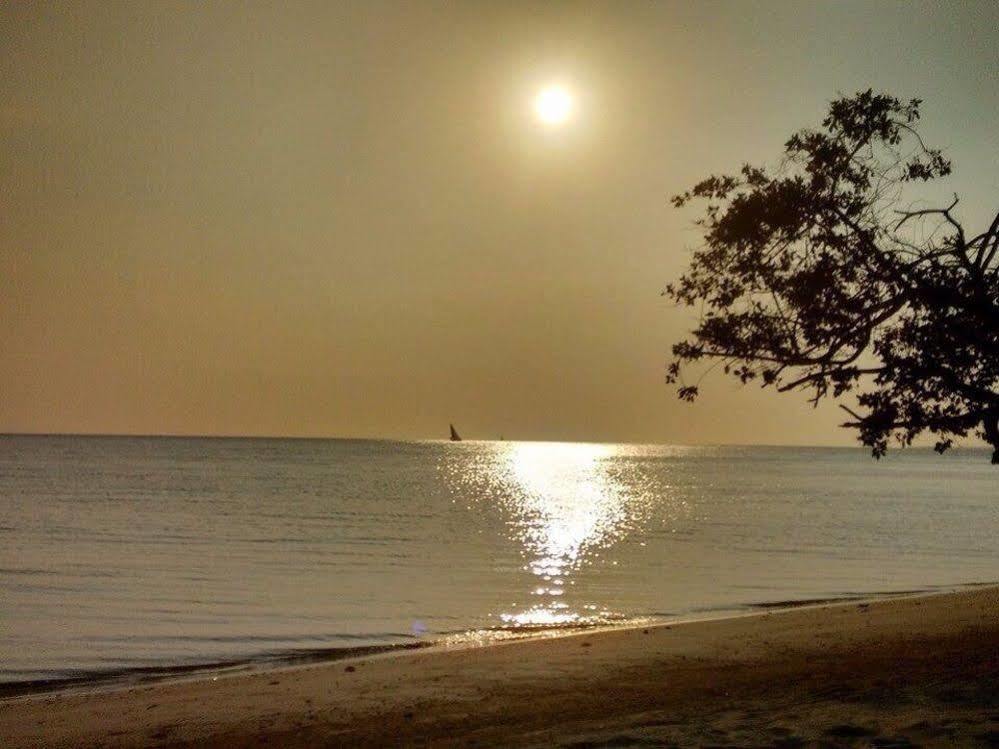 Sabai Beach Hotel Isla Barú 外观 照片